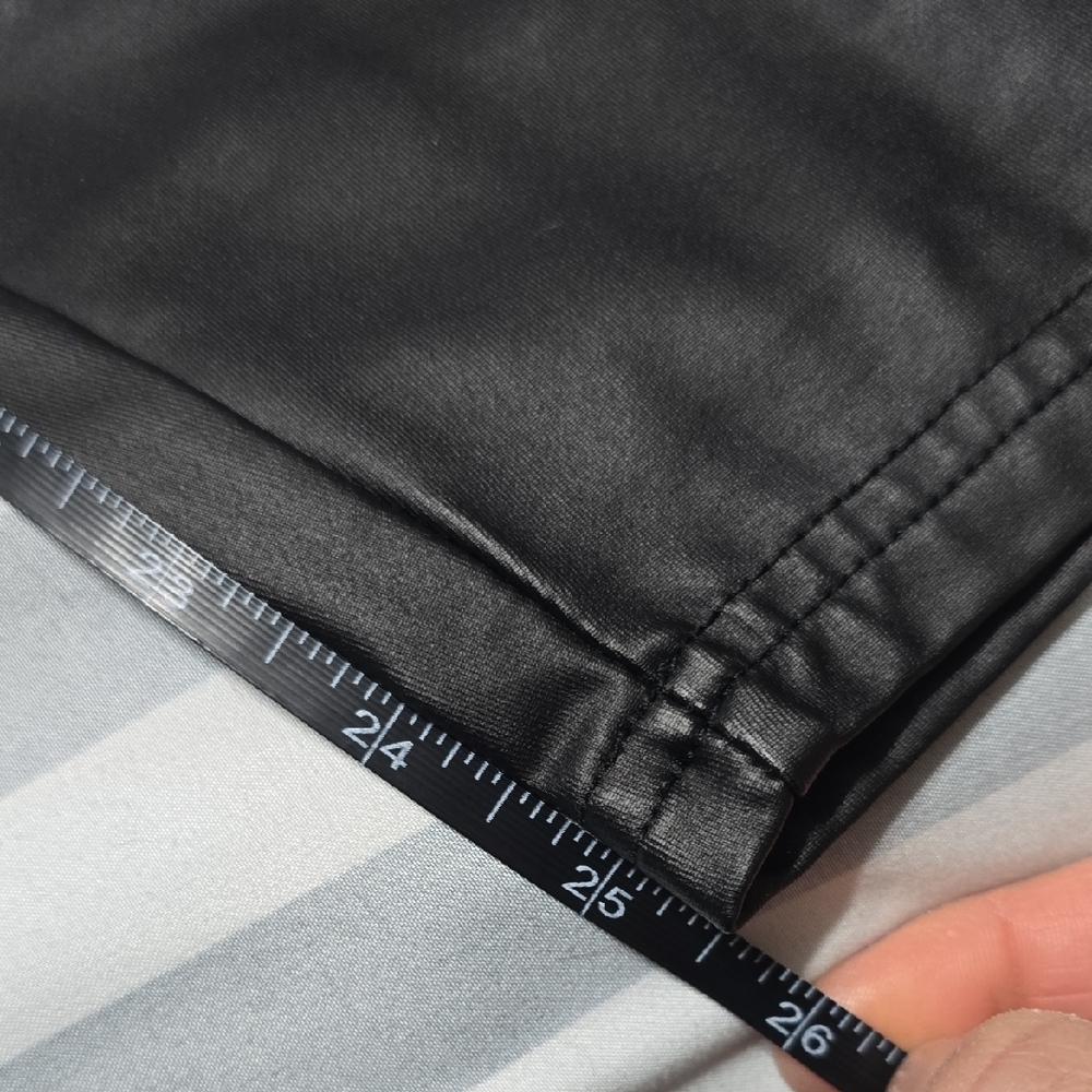 Faux Leather Glossy Black Leggings - Picture 4 of 6